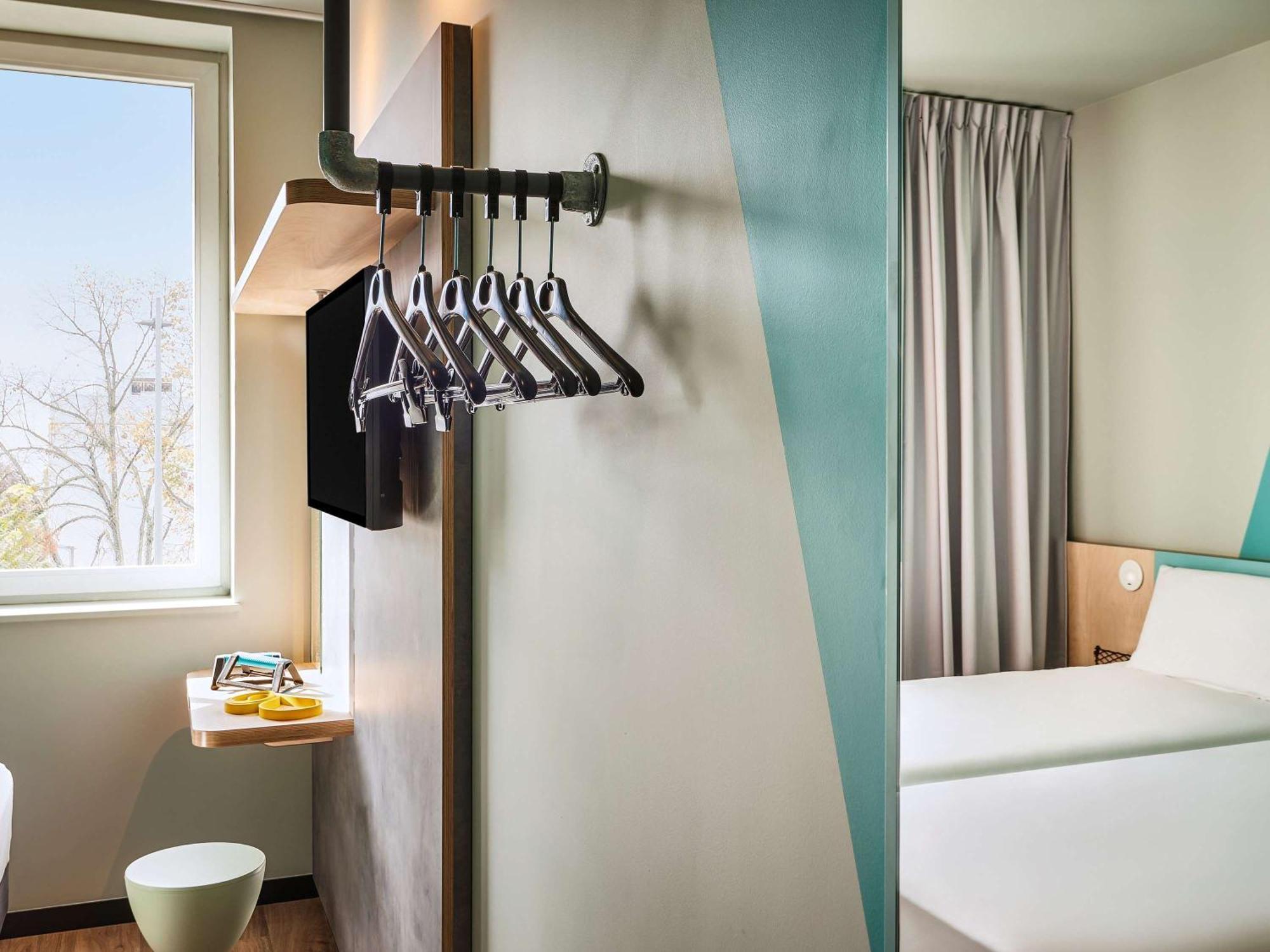 Hotel Ibis Budget Nantes Ouest Atlantis Coueron Exterior photo