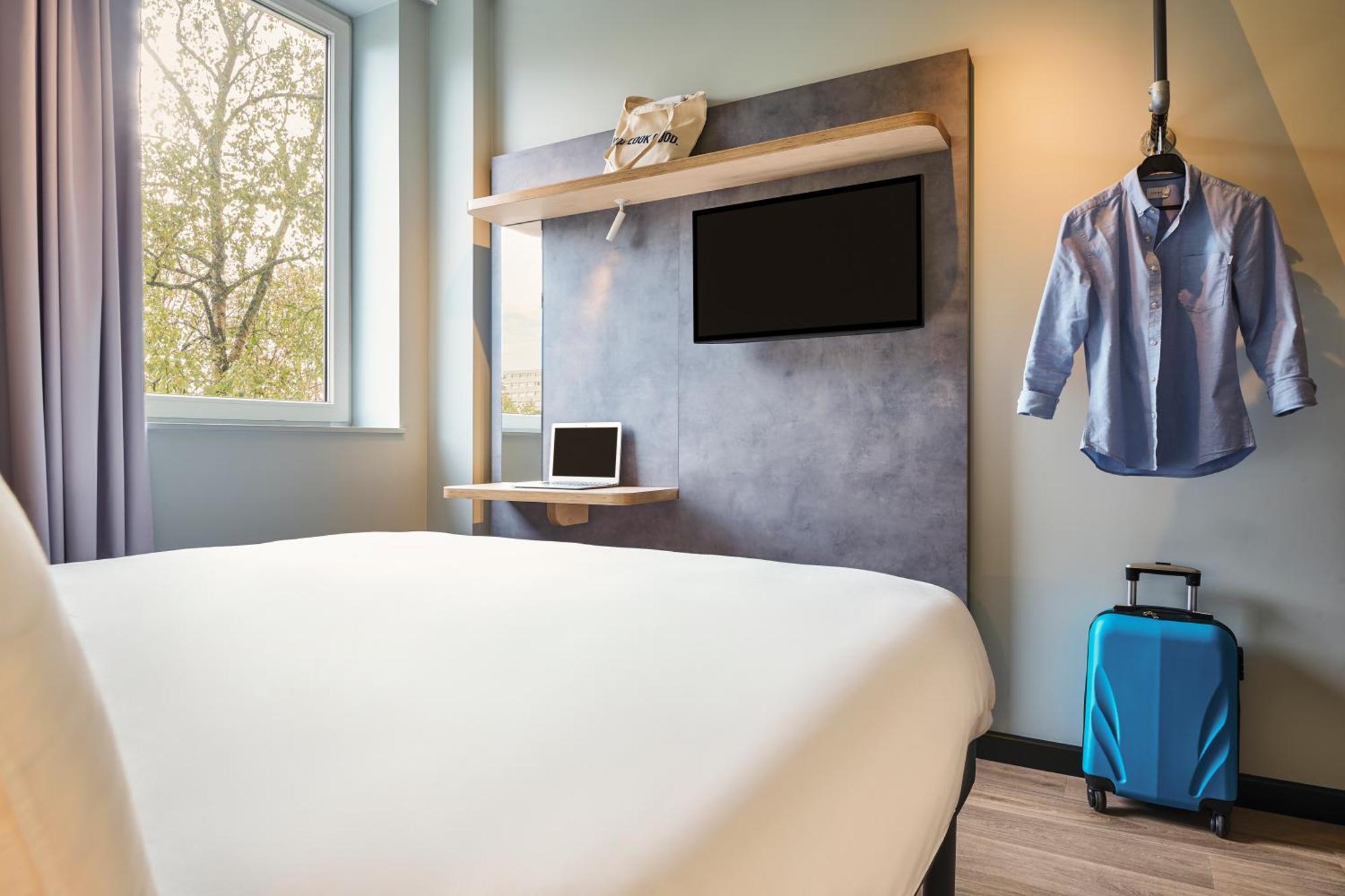 Hotel Ibis Budget Nantes Ouest Atlantis Coueron Exterior photo