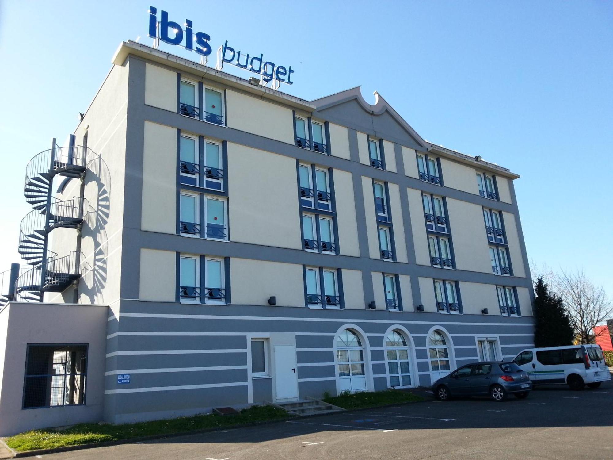 Hotel Ibis Budget Nantes Ouest Atlantis Coueron Exterior photo