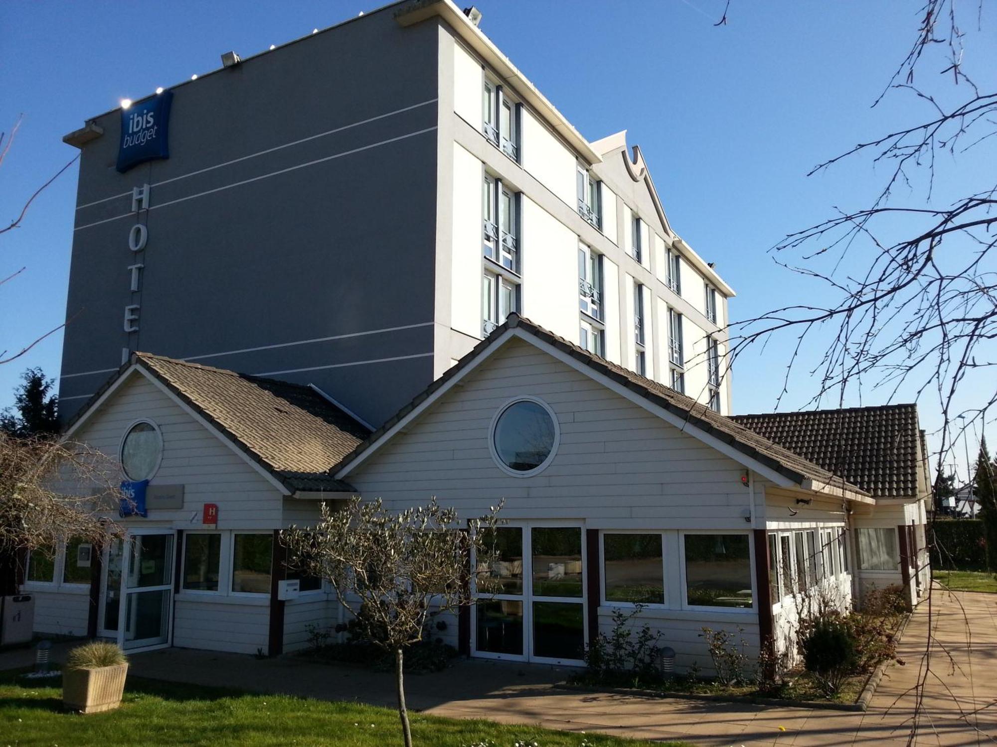 Hotel Ibis Budget Nantes Ouest Atlantis Coueron Exterior photo