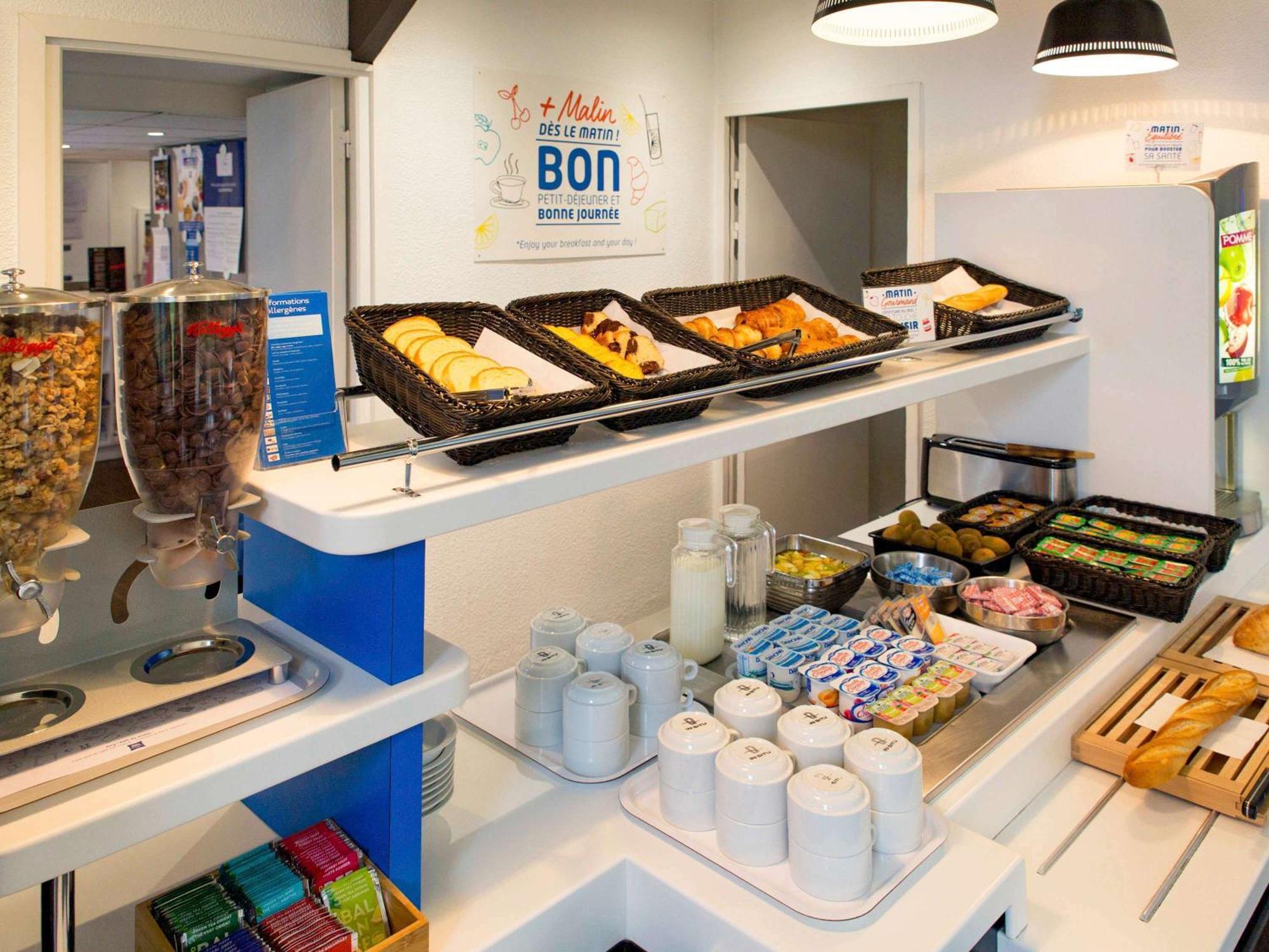 Hotel Ibis Budget Nantes Ouest Atlantis Coueron Exterior photo