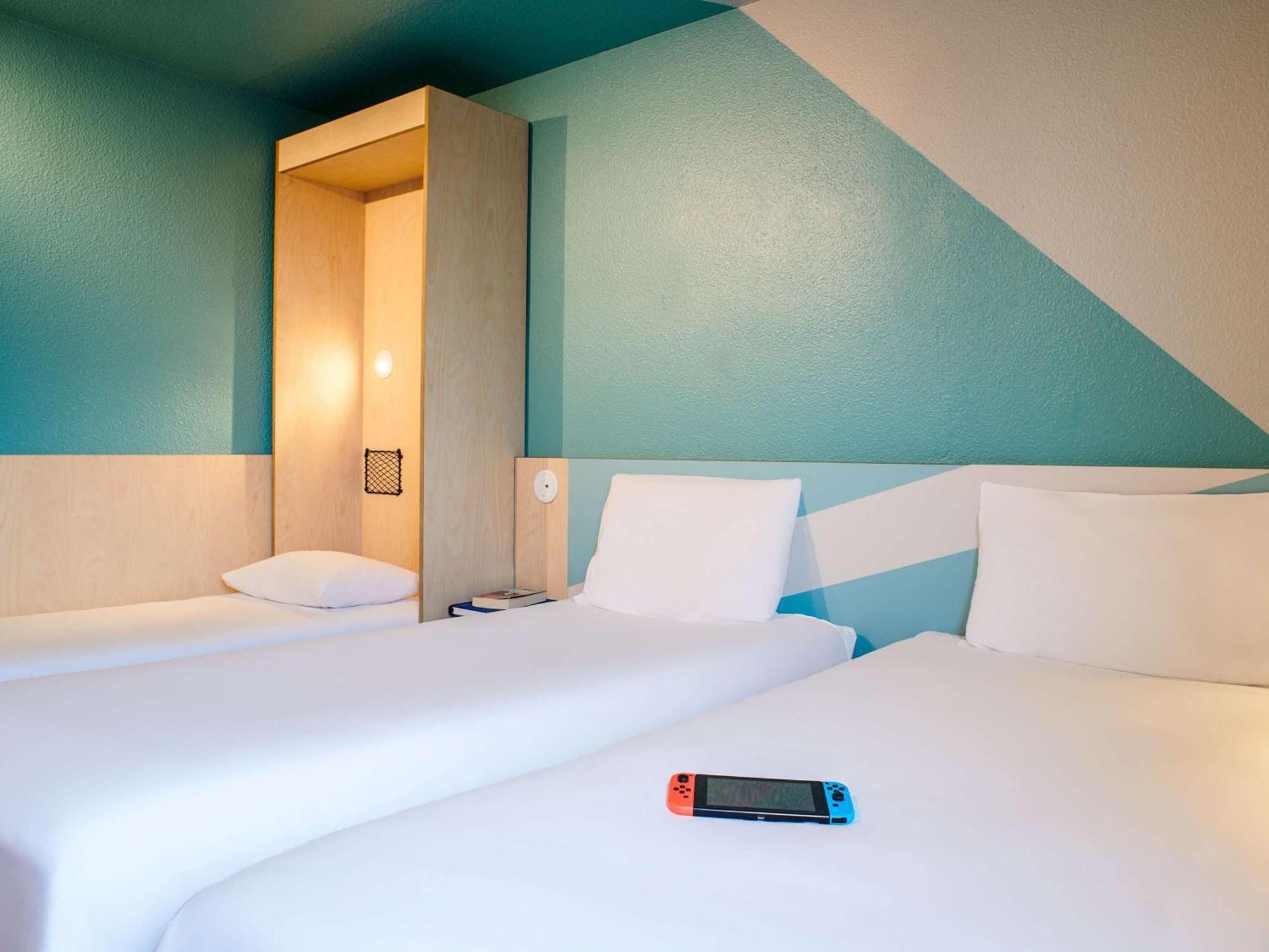 Hotel Ibis Budget Nantes Ouest Atlantis Coueron Exterior photo