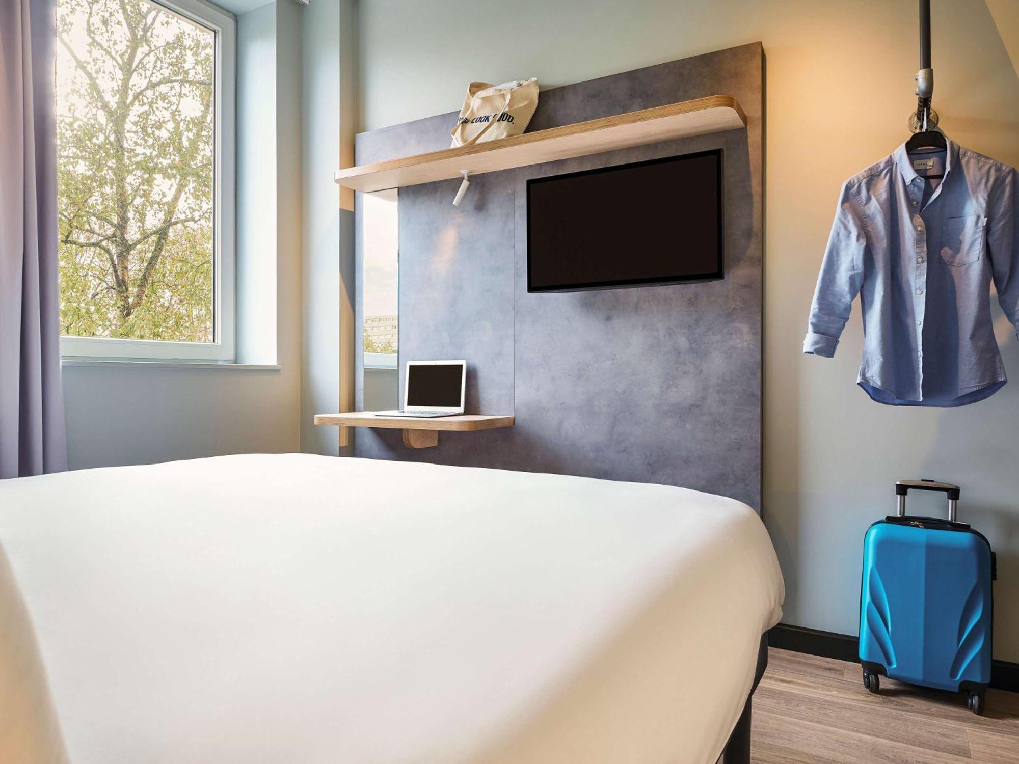 Hotel Ibis Budget Nantes Ouest Atlantis Coueron Exterior photo